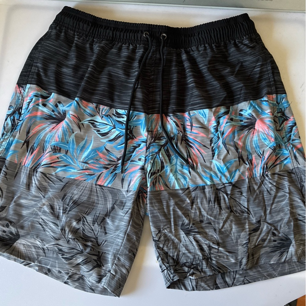 Hot Coals-Men’s Blue Black Floral Swim Trucks Men’s Size XL Tropical Print EUC